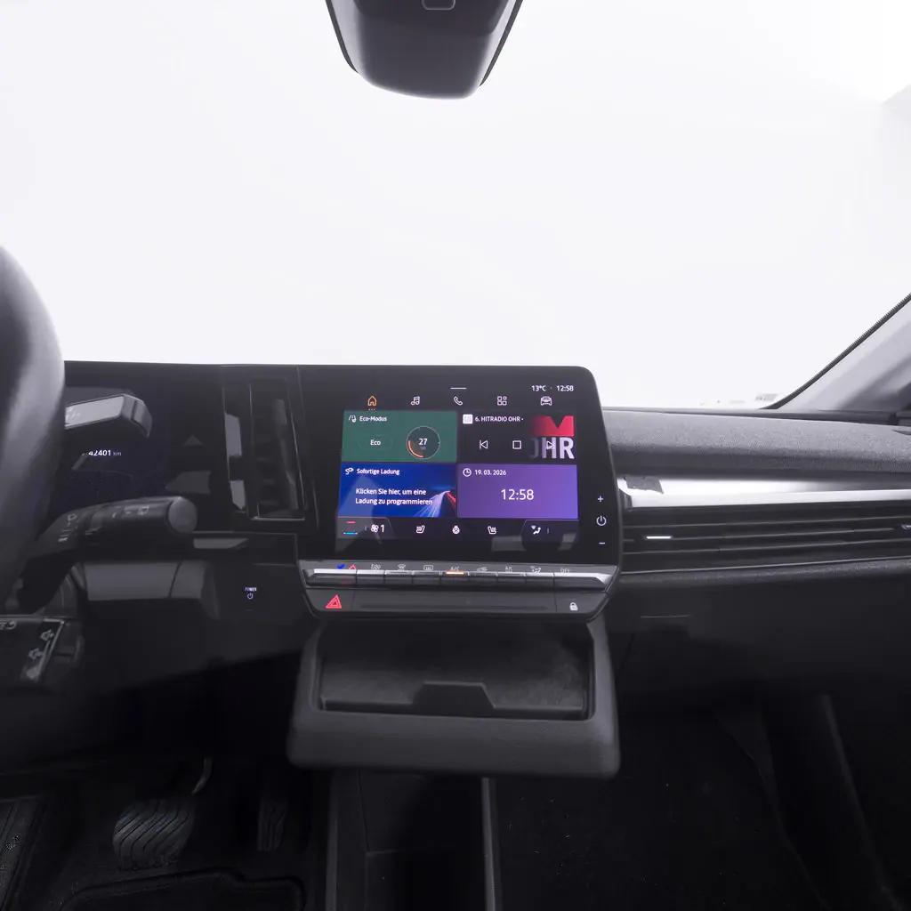 Renault Mégane E-Tech Toulouse vue 5 Renault Mégane E-Tech en leasing sans apport à Toulouse — vue 5